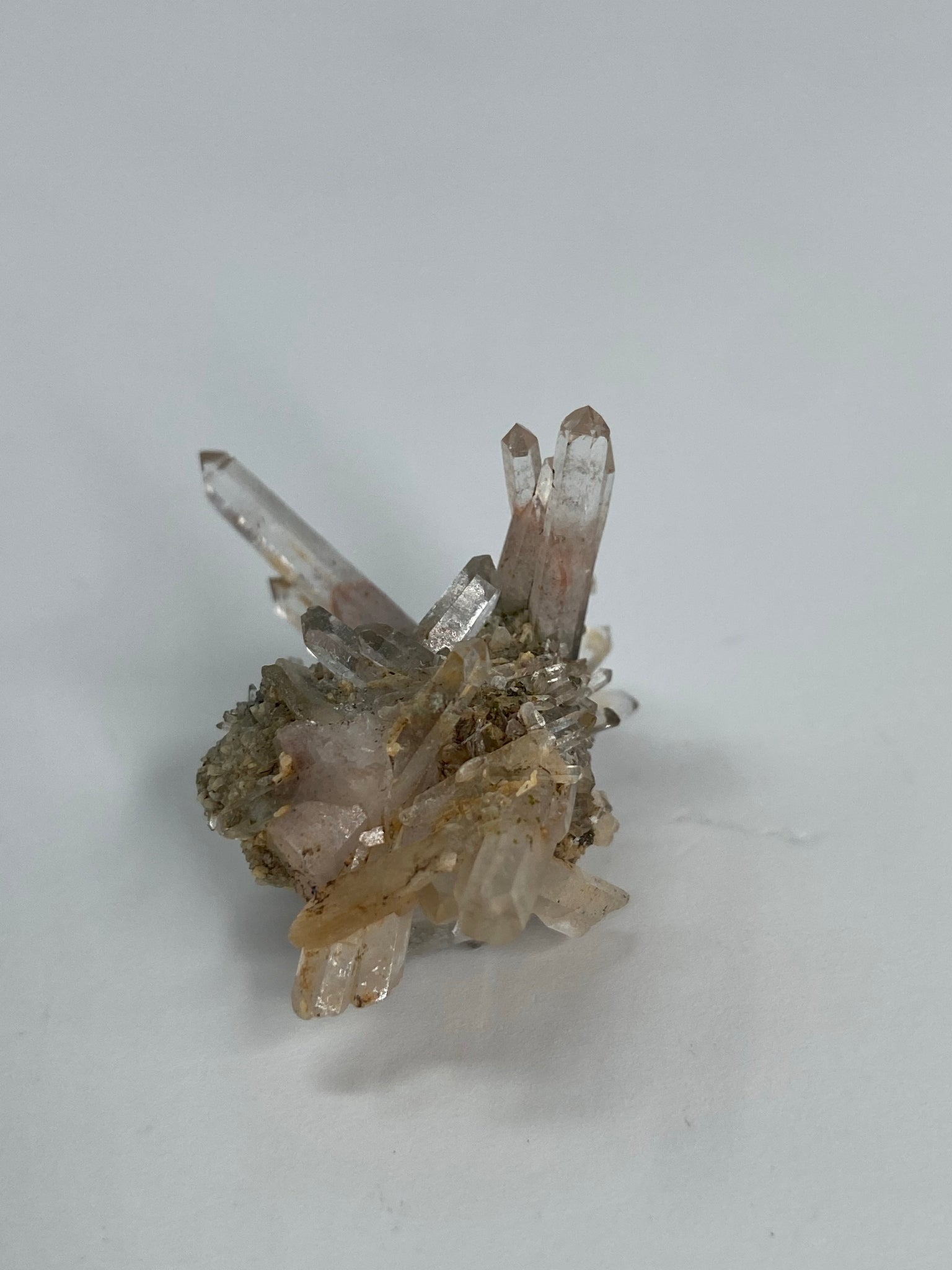 Quartz cluster on matrix