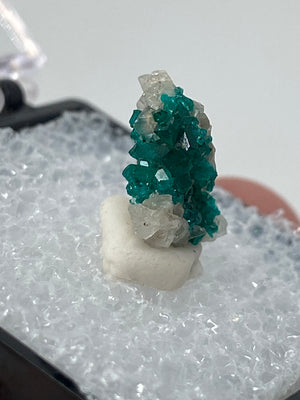 Dioptase on Quartz